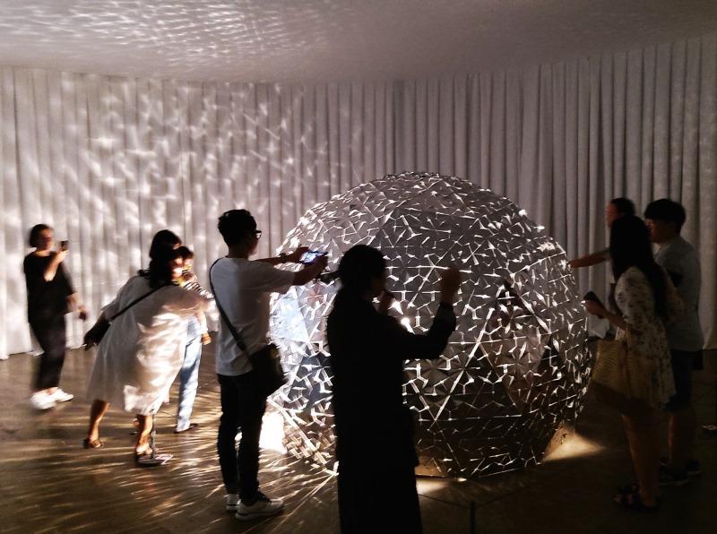 2019광주디자인비엔날레-1관.Daan Roosegaarde.Lotus Dome.190918-3.jpg