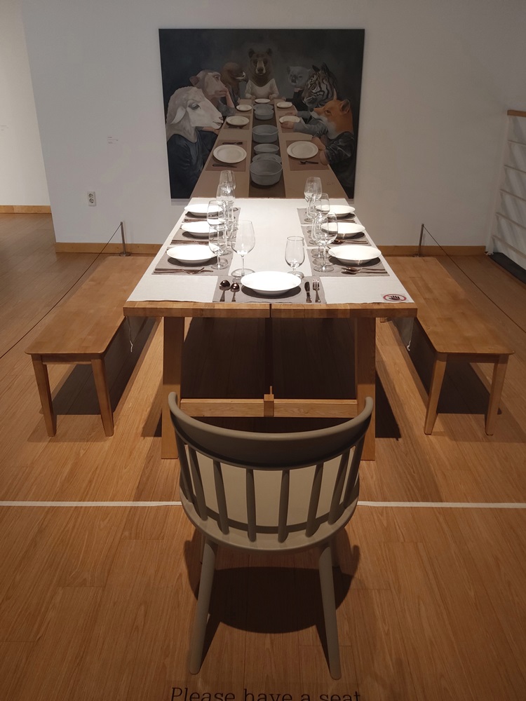 조은솔.The Dinner.2018.캔버스에아크릴릭.130x163cm.무안오승우미술관기획-회화와알레고리.200707-4.jpg