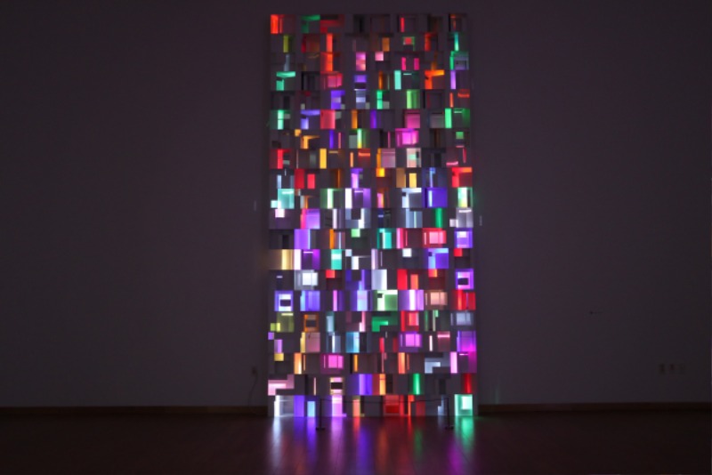 6. 정정주, façade2021-1, 240x500x27cm, stainless steel, mirrors, led light, 2021.JPG