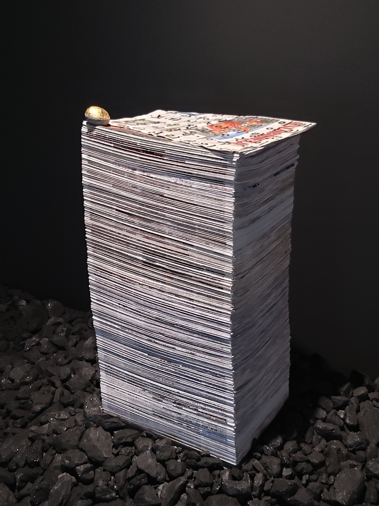 이매리,항상성,2025,석탄,신문지에금박,세르비아돌에금박.jpg