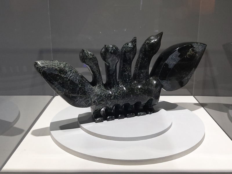 닝게오시악_에슈나,새들,2020,석조,20x47x7.5cm.jpg