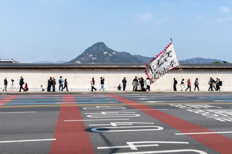 이세현, 에피소드_국민이 주인이다, 2025, 장기보존용 잉크젯 안료프린트, 120x120cm.jpg