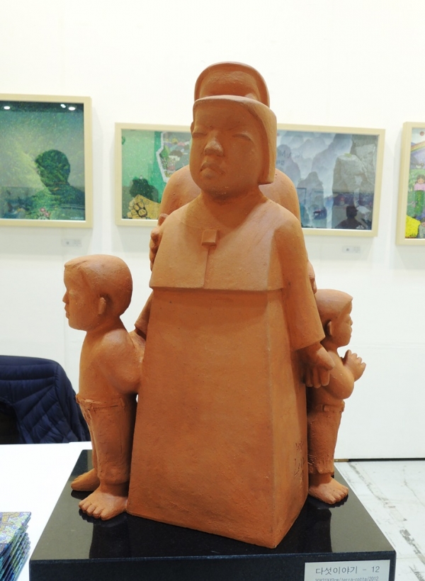김용우 &lt;다섯이야기-12&gt;, 2012, 테라코타, 30x21x42cm