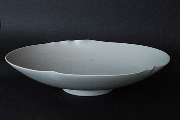 서경석 &lt;연잎 속으로&gt;, 2010, 도자, 잎지름 46cm