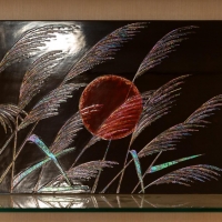 최석현 <나전칠기 트레이>, 2024, 흑칠에 자개, 38.5x28.4x13cm