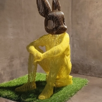 신호윤 <심연의 벽과 마주하게 되어 버렸어>, 2024, 종이커팅, 45x35x35cm