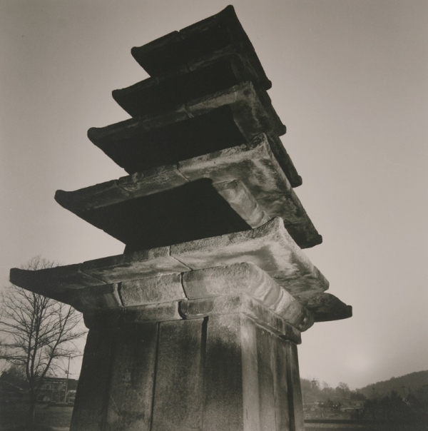 박일구 &lt;정림사지 5층 석탑&gt;, 1996, gelatin silver print, 20x20cm